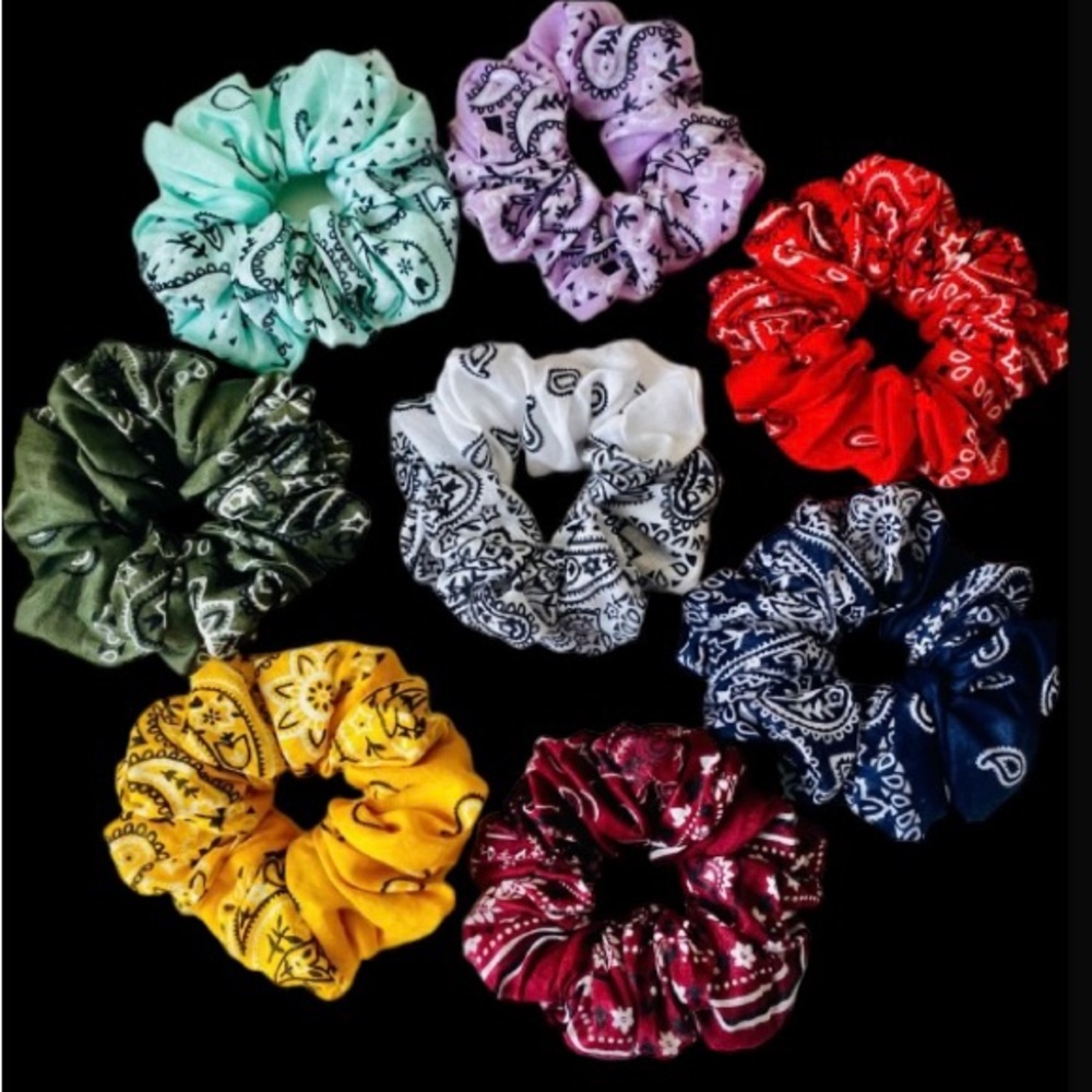 # Homemade SCRUNCHIES🌟